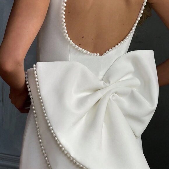 White Elegant Women's Pearl Bow Sexy Backless Dress - Picture 5 of 10